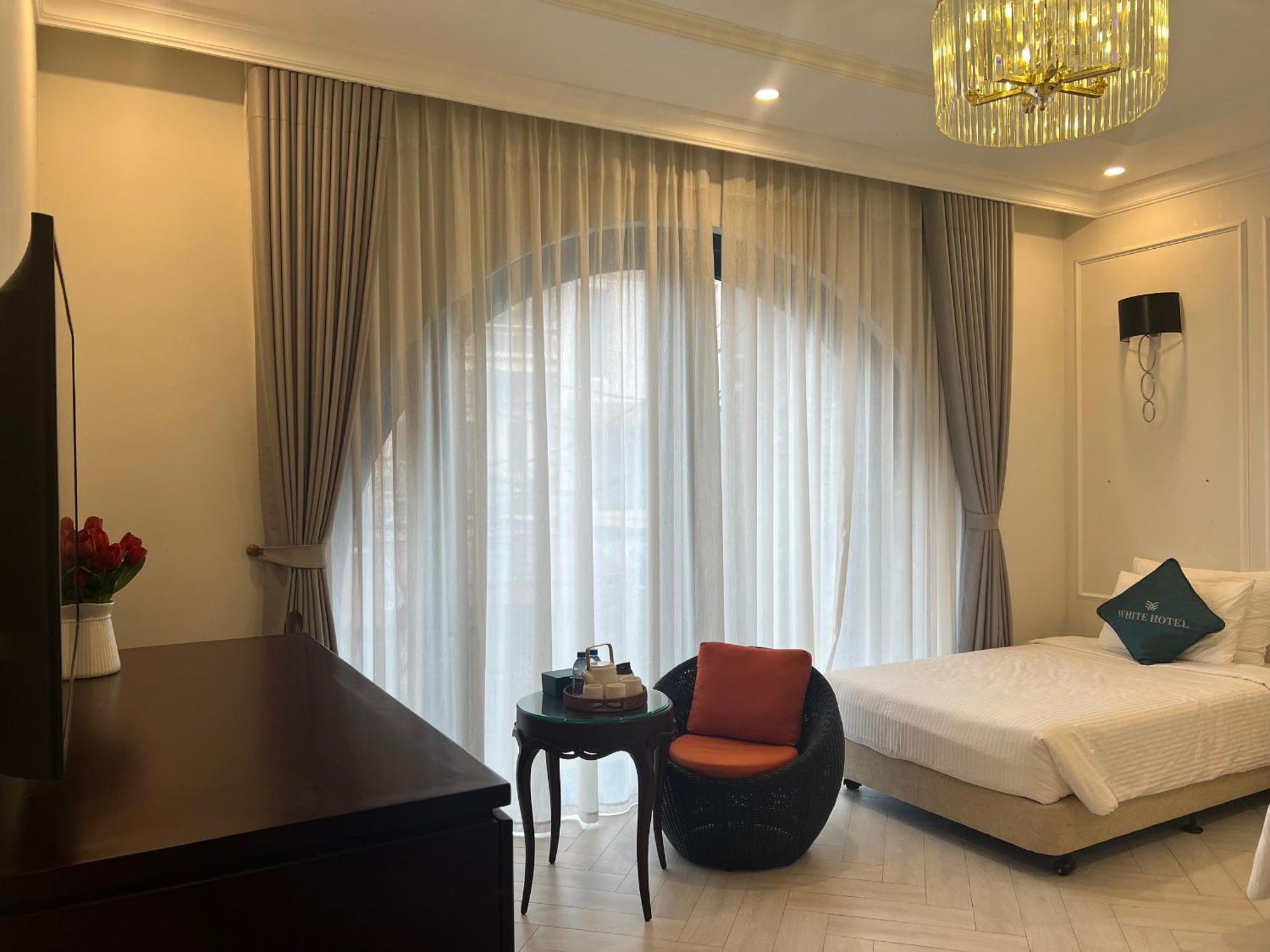 White Hotel Lang Son Buitenkant foto